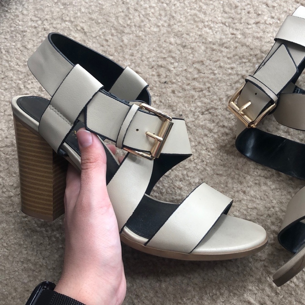 Christian Siriano Tan Heeled Sandals - Picture 2 of 4